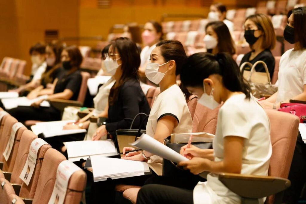 大阪　耳つぼ　資格